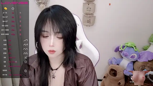 Vaness-a online show from March 4, 2025, 4:41 pm