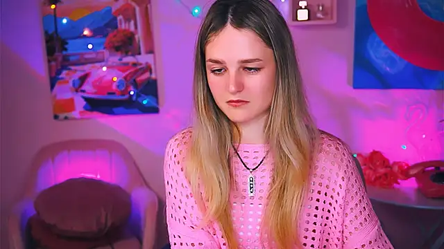 DeboraLarson online show from December 13, 2024, 3:49 am