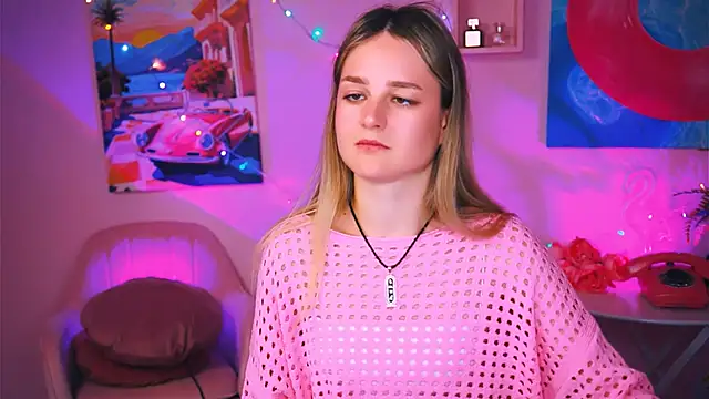 DeboraLarson online show from December 13, 2024, 6:53 am