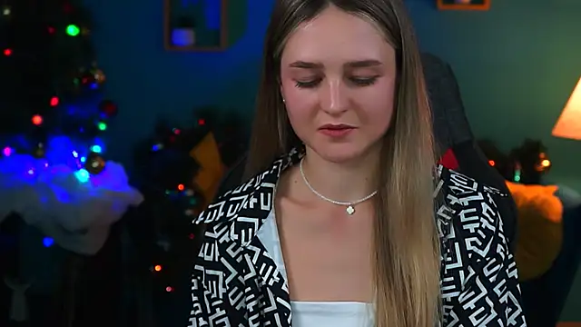 DeboraLarson online show from December 20, 2024, 1:22 pm