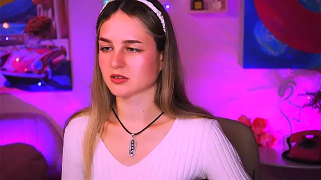 DeboraLarson online show from January 10, 2025, 2:55 pm