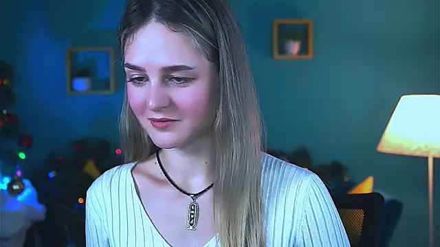 DeboraLarson online show from January 19, 2025, 3:21 pm