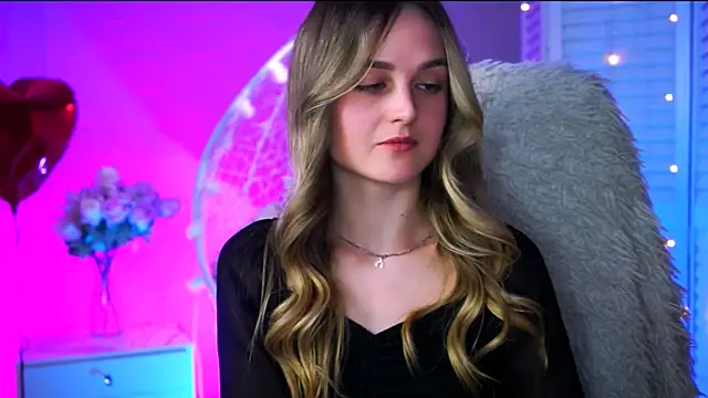 DeboraLarson online show from March 1, 2025, 7:26 pm