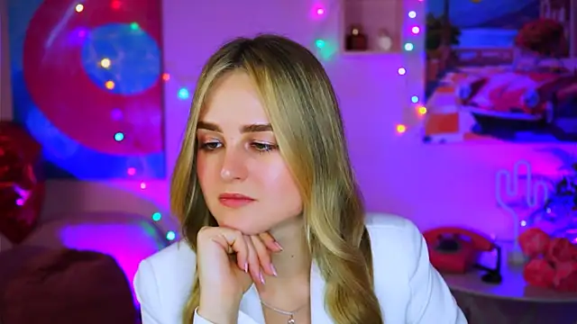 DeboraLarson online show from March 16, 2025, 6:53 am