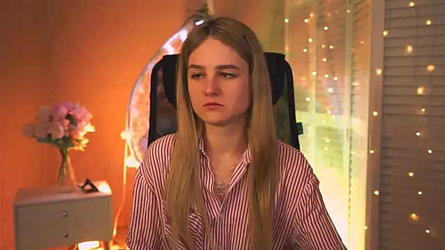 DeboraLarson online show from March 5, 2026, 3:24 am