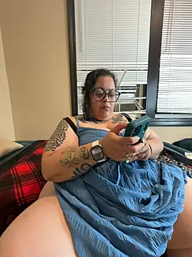 tillymarie34 online show from May 26, 2026, 3:24 am