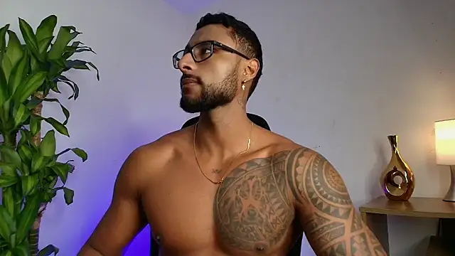 LiamGarcia1 online show from February 2, 2026, 3:44 pm