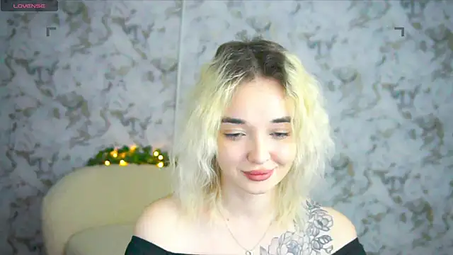 Snapshot of Ashley_S chatting on April 26, 2026, 10:18 pm Ashley S online show from April 26, 2026, 10:18 pm