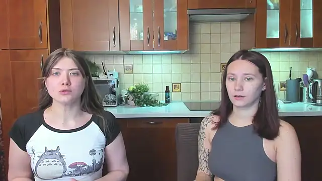 HotCaramellsTV online show from April 30, 2026, 11:16 am