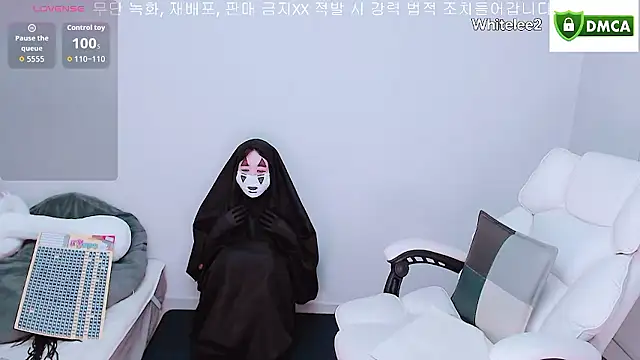 Snapshot of whitelee2 chatting on October 30, 2025, 12:39 pm whitelee2 online show from October 30, 2025, 12:39 pm