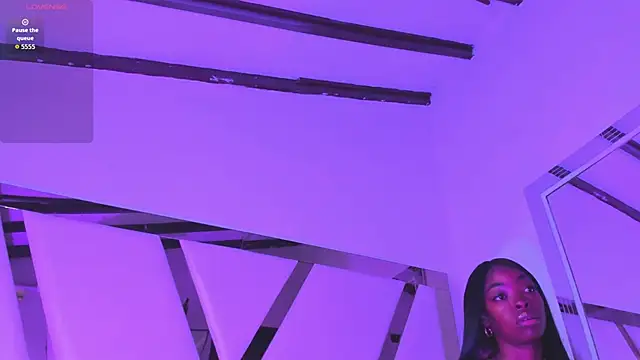 ElisabethMassey online show from April 4, 2026, 1:08 pm