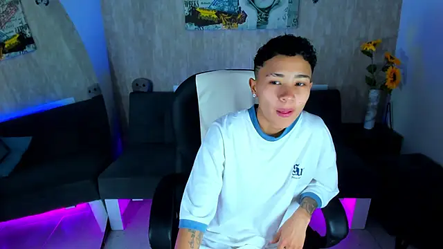 nova sex01 online show from April 15, 2026, 7:43 pm