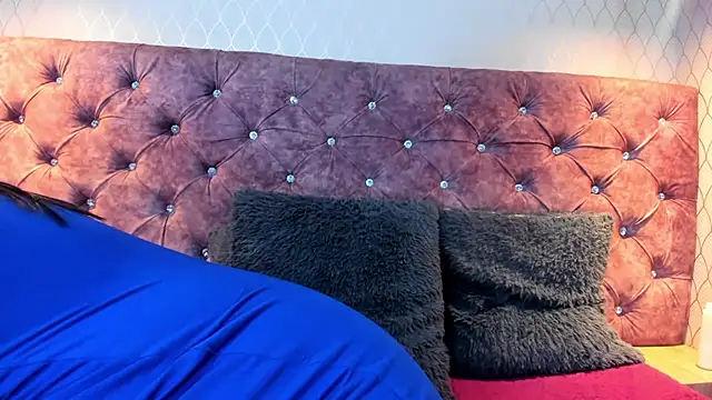 NahomiFireSex online show from February 28, 2026, 4:35 am