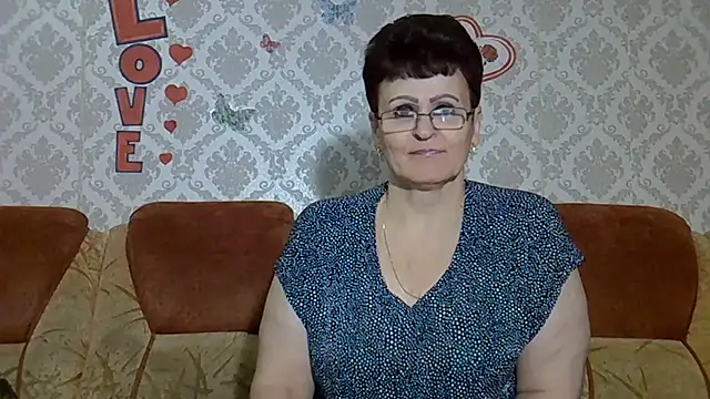 PaulaGolden online show from October 1, 2025, 11:49 am