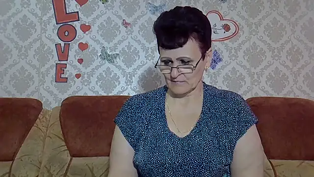 PaulaGolden online show from October 5, 2025, 8:12 am