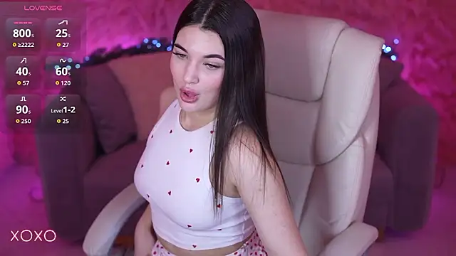 YourLolaBunny online show from January 6, 2026, 7:50 pm