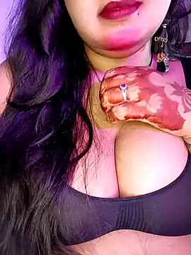 Suhanakhan00 online show from October 22, 2025, 4:29 pm