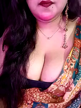 Snapshot of Suhanakhan00 chatting on March 10, 2026, 5:45 am Suhanakhan00 online show from March 10, 2026, 5:45 am