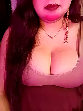 Snapshot of Suhanakhan00 chatting on March 22, 2026, 5:27 pm Suhanakhan00 online show from March 22, 2026, 5:27 pm