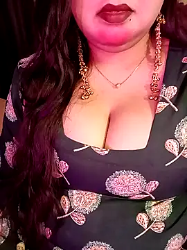 Snapshot of Suhanakhan00 chatting on March 24, 2026, 7:24 am Suhanakhan00 online show from March 24, 2026, 7:24 am