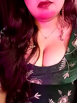 Snapshot of Suhanakhan00 chatting on March 27, 2026, 3:56 pm Suhanakhan00 online show from March 27, 2026, 3:56 pm