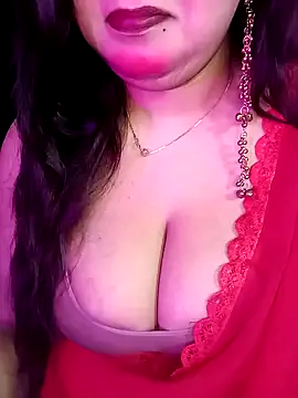 Snapshot of Suhanakhan00 chatting on March 31, 2026, 6:36 am Suhanakhan00 online show from March 31, 2026, 6:36 am