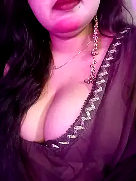 Snapshot of Suhanakhan00 chatting on April 14, 2026, 7:47 am Suhanakhan00 online show from April 14, 2026, 7:47 am