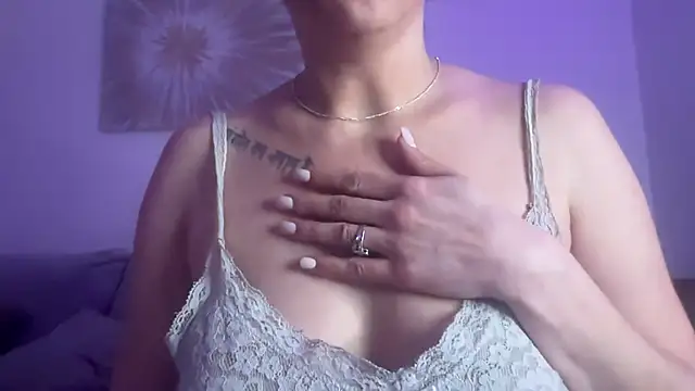 Serena 4you online show from April 16, 2026, 10:12 pm