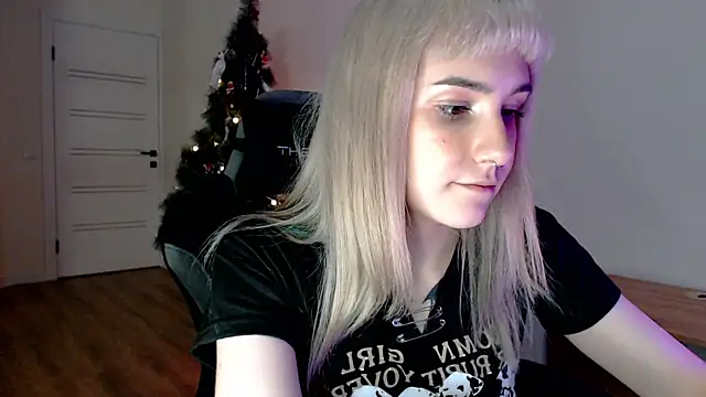 Princess Shy    online show from February 18, 2025, 5:42 pm