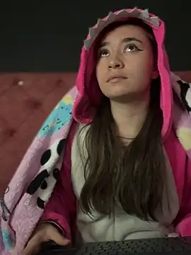 Sophie LS online show from March 8, 2025, 10:22 am