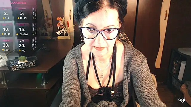 Snapshot of exymilf_ chatting on February 1, 2025, 11:21 am exymilf online show from February 1, 2025, 11:21 am