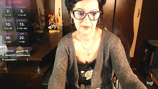 Snapshot of exymilf_ chatting on February 3, 2025, 5:35 pm exymilf online show from February 3, 2025, 5:35 pm