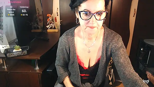 Snapshot of exymilf_ chatting on February 5, 2025, 1:54 pm exymilf online show from February 5, 2025, 1:54 pm