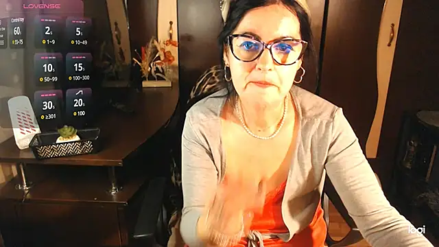 Snapshot of exymilf_ chatting on February 10, 2025, 9:25 pm exymilf online show from February 10, 2025, 9:25 pm