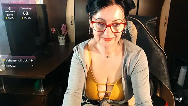 Snapshot of exymilf_ chatting on March 21, 2025, 3:57 pm exymilf online show from March 21, 2025, 3:57 pm