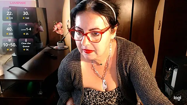 Snapshot of exymilf_ chatting on October 9, 2025, 10:35 am exymilf online show from October 9, 2025, 10:35 am