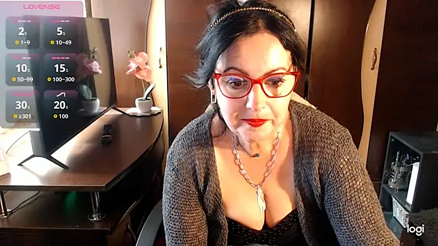 Snapshot of exymilf_ chatting on October 15, 2025, 11:21 am exymilf online show from October 15, 2025, 11:21 am