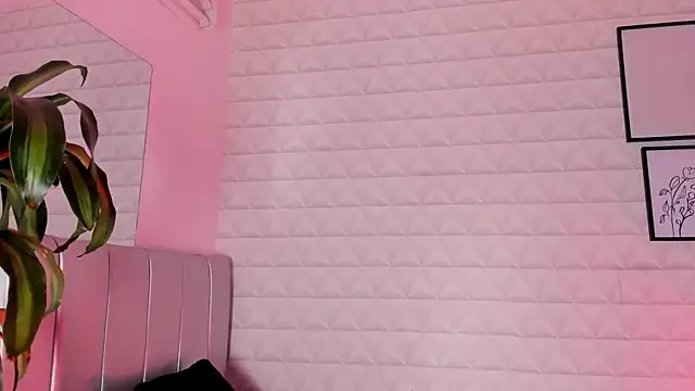 Lizzie-Evans online show from April 1, 2026, 1:41 pm