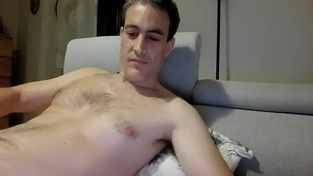 Snapshot of basquehotboy chatting on May 8, 2026, 12:16 am basquehotboy online show from May 8, 2026, 12:16 am