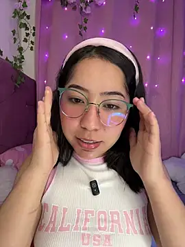 Snapshot of anni_ross chatting on May 23, 2026, 9:08 pm anni ross online show from May 23, 2026, 9:08 pm