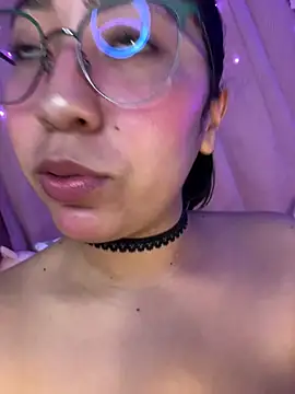 Snapshot of anni_ross chatting on May 31, 2026, 8:21 pm anni ross online show from May 31, 2026, 8:21 pm