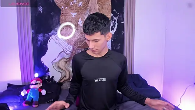 Snapshot of Alexx_tc chatting on February 15, 2026, 9:33 pm Alexx tc online show from February 15, 2026, 9:33 pm