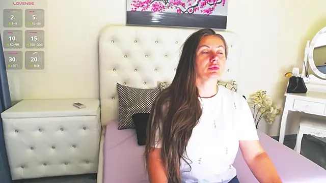 Ysabell01 online show from September 10, 2025, 4:23 am