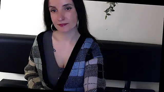 Snapshot of LaimaV_ chatting on May 2, 2026, 10:04 pm LaimaV online show from May 2, 2026, 10:04 pm