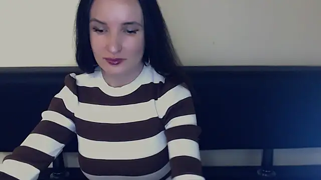 Snapshot of LaimaV_ chatting on May 17, 2026, 4:25 pm LaimaV online show from May 17, 2026, 4:25 pm