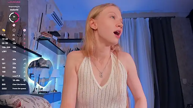 AnitaaClark online show from October 29, 2025, 10:11 pm