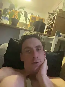 bradleyjamesmc online show from February 13, 2025, 4:28 pm