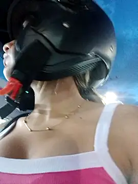 Snapshot of GIRL_DONCELLA chatting on December 1, 2024, 10:53 pm GIRL DONCELLA online show from December 1, 2024, 10:53 pm