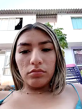 Snapshot of GIRL_DONCELLA chatting on December 18, 2024, 10:35 pm GIRL DONCELLA online show from December 18, 2024, 10:35 pm