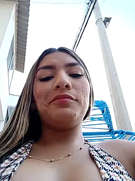 Snapshot of GIRL_DONCELLA chatting on January 18, 2025, 10:39 pm GIRL DONCELLA online show from January 18, 2025, 10:39 pm